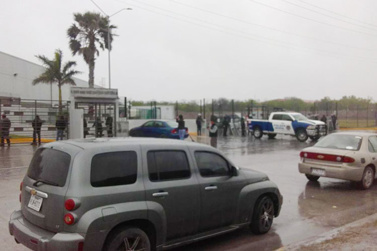 Reabren con Policías tres maquiladoras en Matamoros