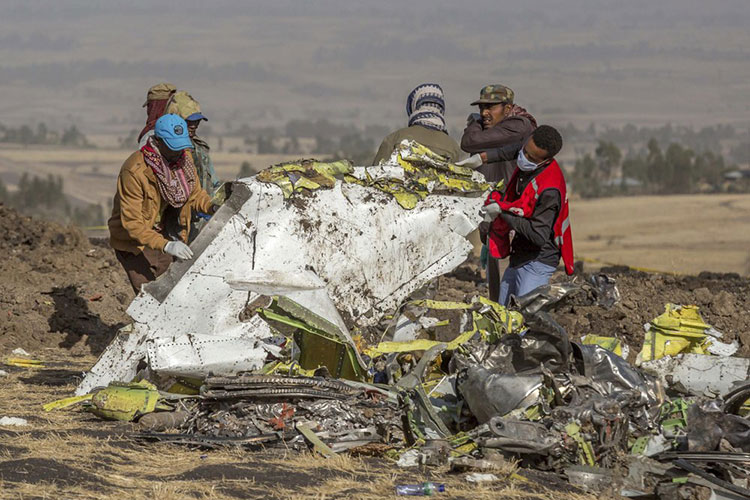 Hallan las “cajas negras” del avión siniestrado en Etiopía