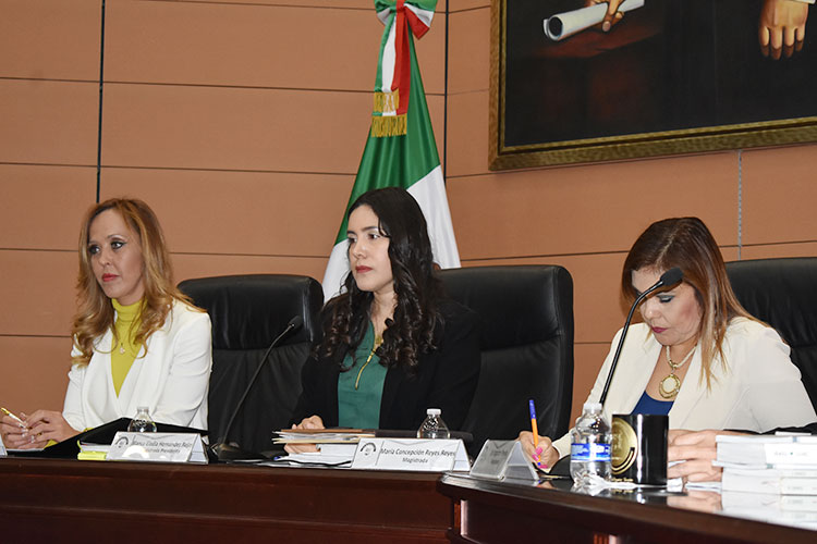 Reconocen Magistrados a Don Ramón Alfaro