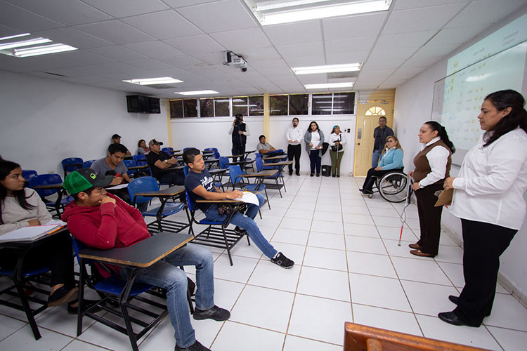 Realiza UAT estudios para detectar y atender a estudiantes discapacitados