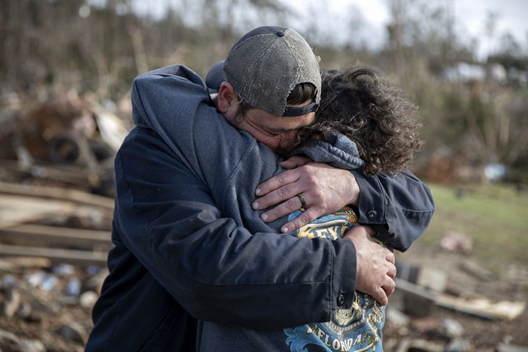 Surgen detalles sobre víctimas de tornados en Alabama