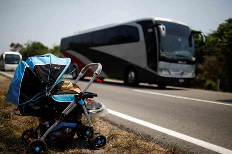 Dan plazo a EU para hallar a niños migrantes separados de sus padres