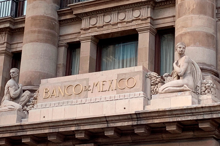 Finanzas de Pemex pueden pegar a la deuda soberana: BdeM