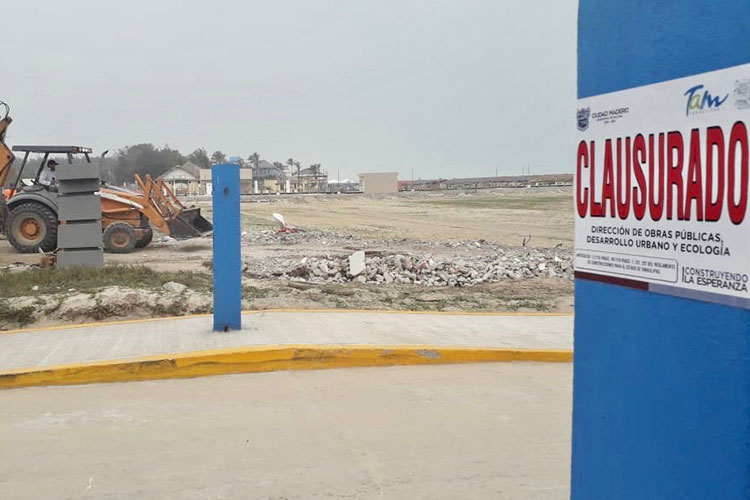 Clausuran dos estacionamientos en Playa Miramar