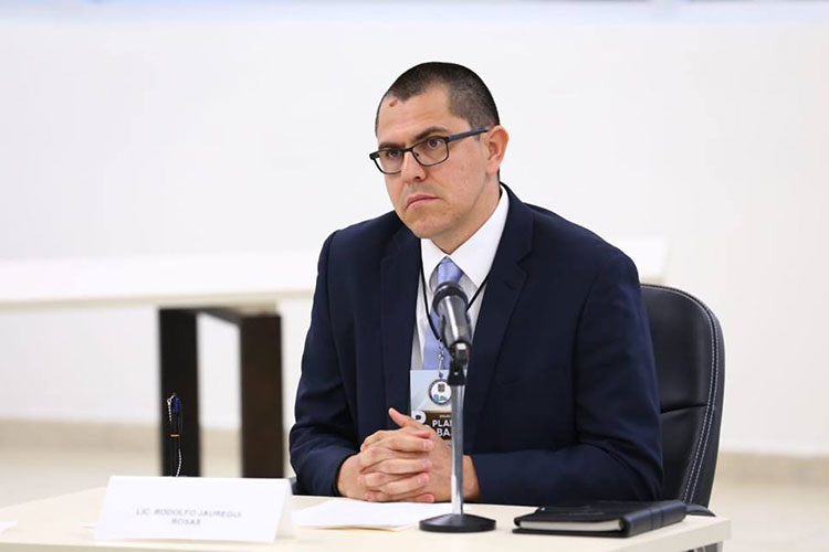 Renuncia Fiscal Electoral en plena campaña