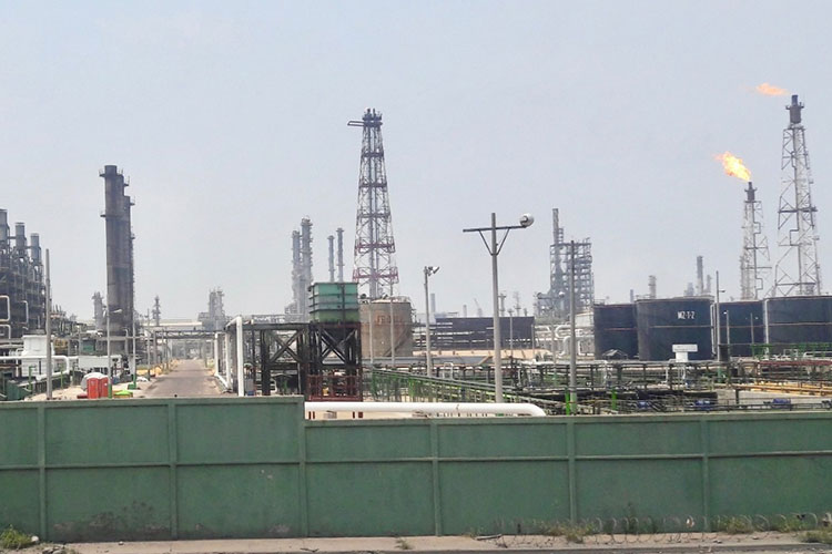 Burocratizan modernización en Refinería Madero