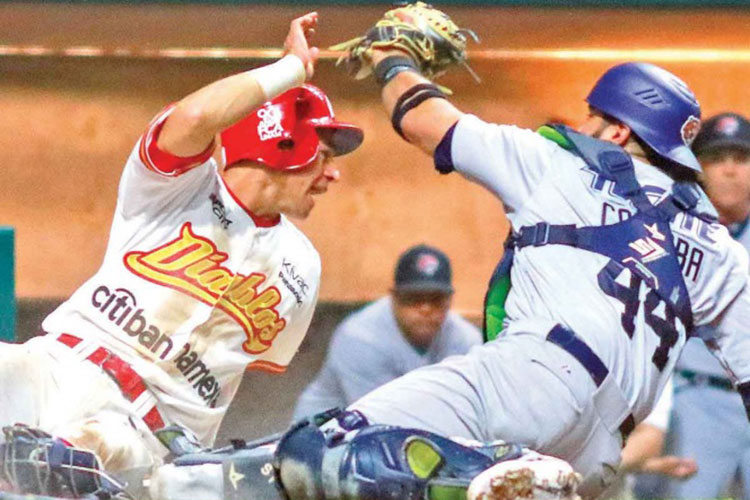 Pura batería escarlata en la Liga Mexicana de Beisbol