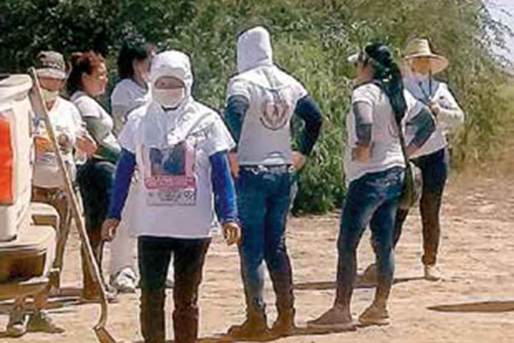 Guerreras Buscadoras hallan 38 restos en fosas clandestinas