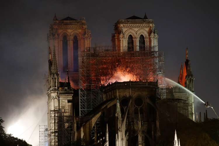 Presidente alemán pide donar para Notre Dame
