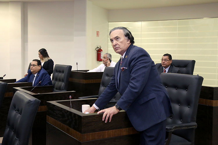 Frenan aumento presupuestal al STJE