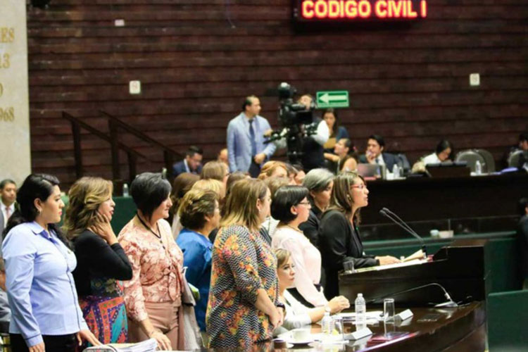 Ponen fin diputados al matrimonio infantil en México