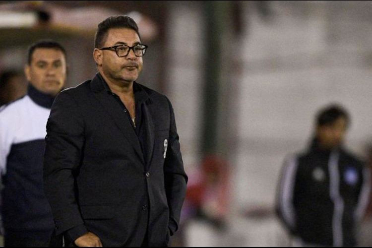 Antonio Mohamed renuncia a la dirección técnica de Huracán