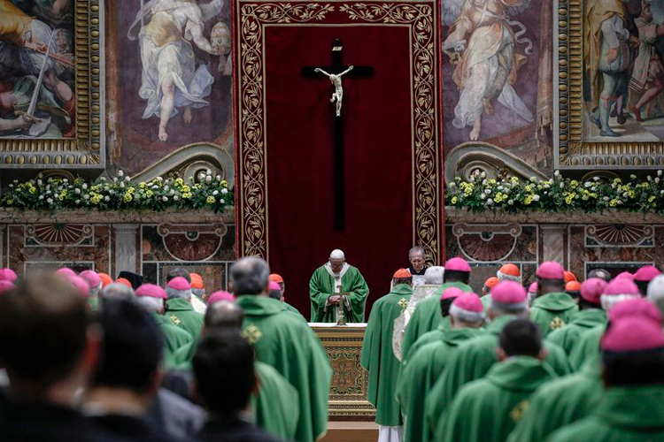 Vaticano sentencia a cura irlandés por abuso en Chile