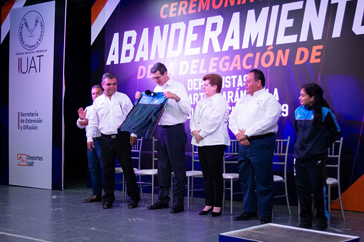 Abandera Rector a deportistas de la UAT rumbo a la Universiada 2019