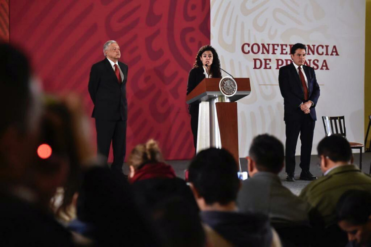 Llama AMLO a líderes sindicales a la unidad