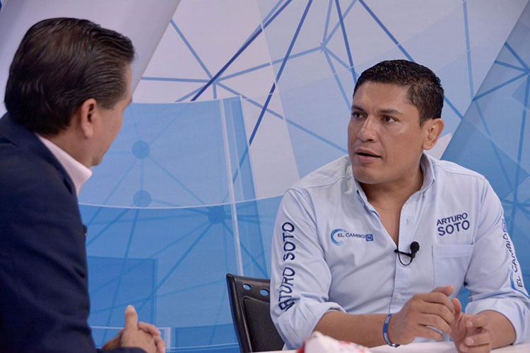 Compete a Diputados resolver tema del agua, asegura Soto