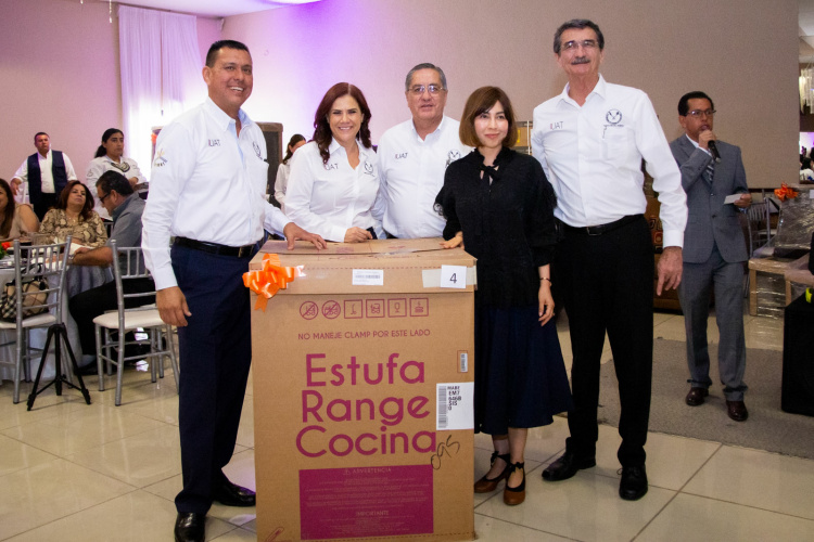 Reconoce UAT a sus docentes