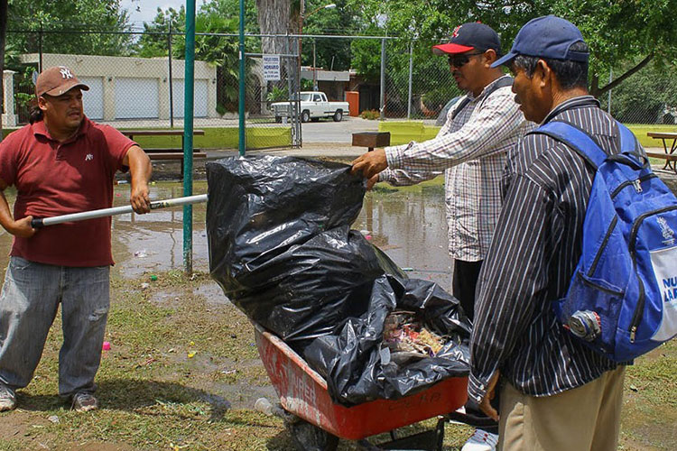 Recogen 46 toneladas de basura de parques y plazas