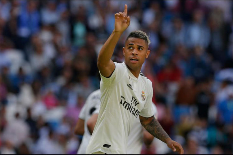 El Real Madrid reacciona con triunfo ante el Villarreal