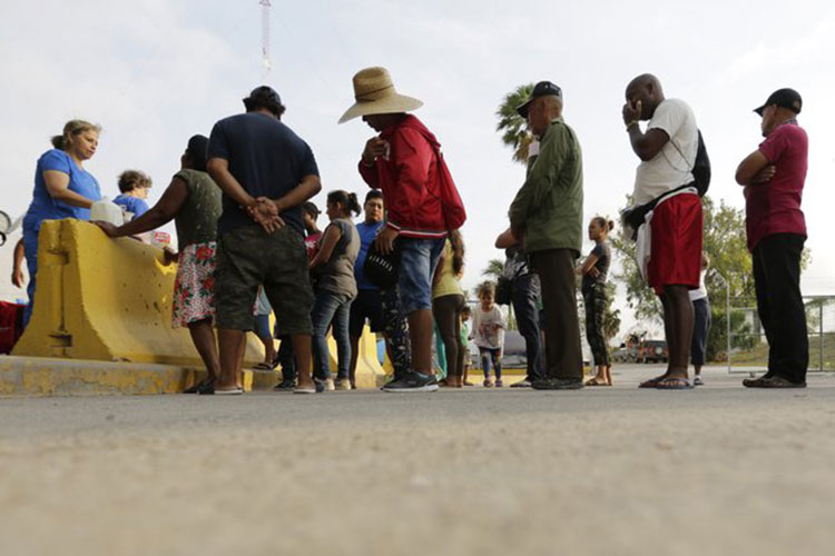 Buscan impedir que se niegue fianza a solicitantes de asilo