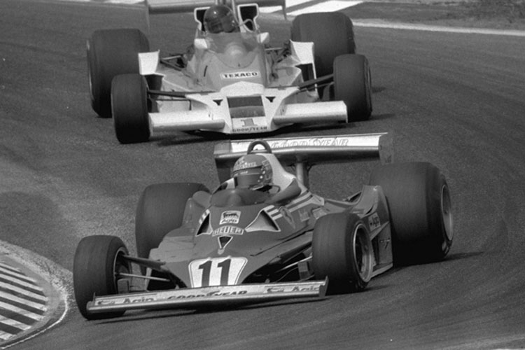 Niki Lauda será enterrado con mítico uniforme
