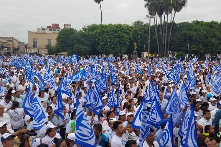 Salen ciudadanos a tomar las calles de Matamoros en favor del PAN
