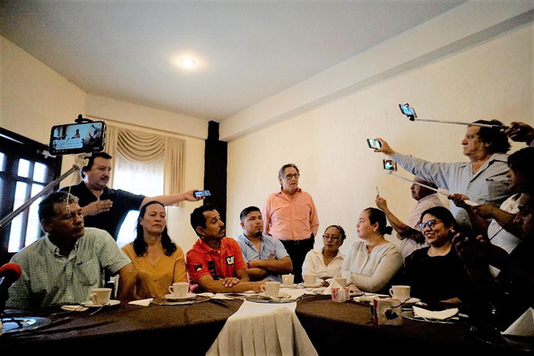 Llegan panistas a Morena en Matamoros