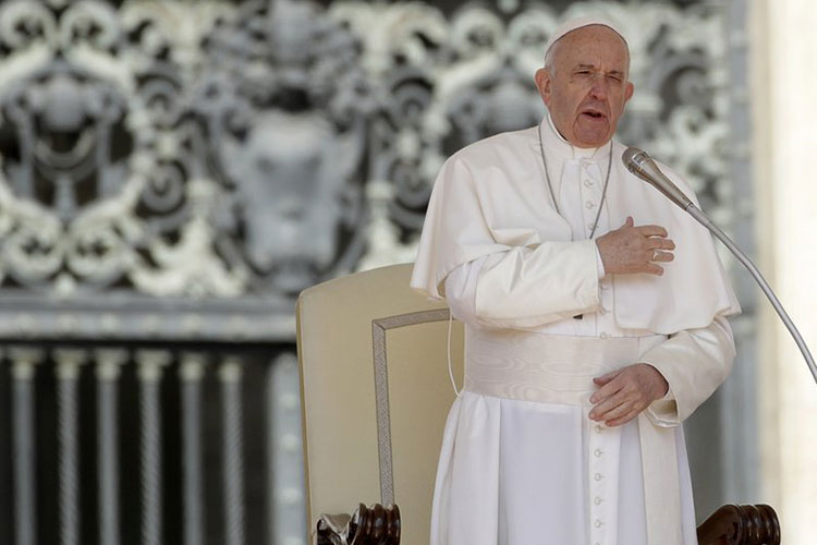 Vaticano ordena a religiosos denunciar los abusos sexuales