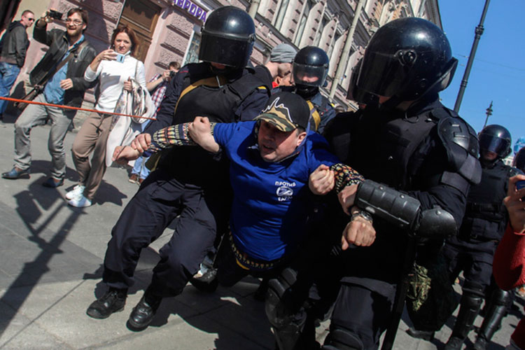 Arrestos en marchas del Día del Trabajo en Rusia y Turquía