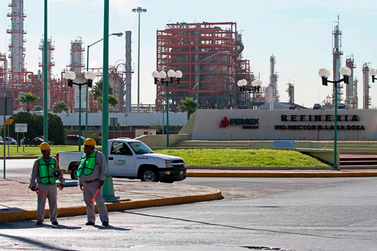 Elevó el sexenio anterior la deuda de Pemex 147%
