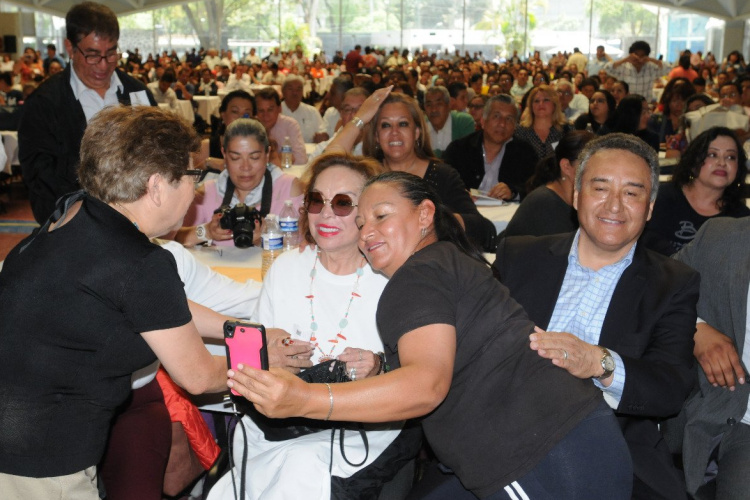 Ahora se pondrán de rodillas los otros: Elba Esther Gordillo