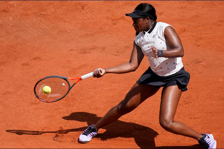 Stephens, Svitolina y Muguruza avanzan en París