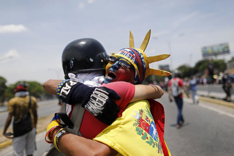 Venezuela vuelve a sumirse en el estancamiento político
