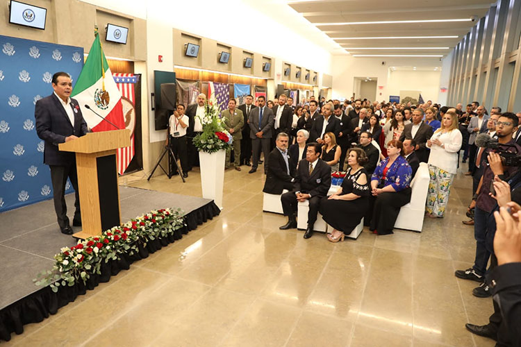 Refrenda Rivas cooperación con Laredo en Aniversario de Independencia de EU