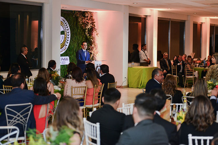Rinde protesta Mesa Directiva 2019-2021 del Club Campestre