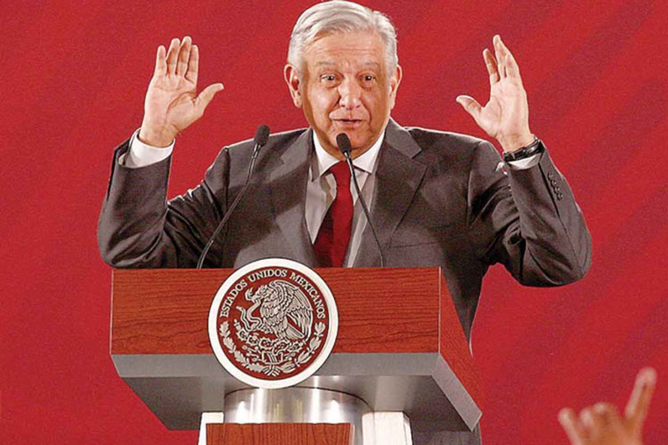 Andrés Manuel López Obrador exhibirá a quien se ampare contra aeropuerto