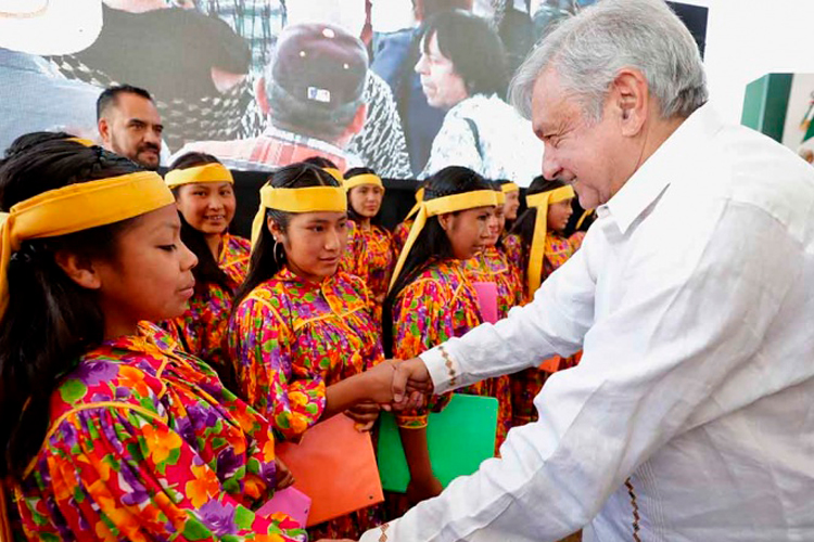 López Obrador reconoce crisis humanitaria producida por migración masiva
