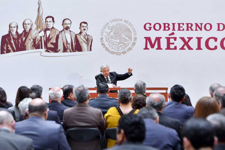 Sostiene López Obrador encuentro con su gabinete