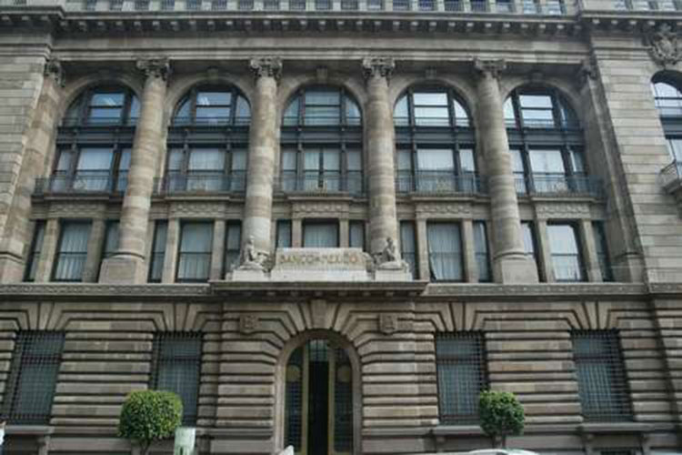 Uso de créditos personales se contrajo en 2018: BdeM