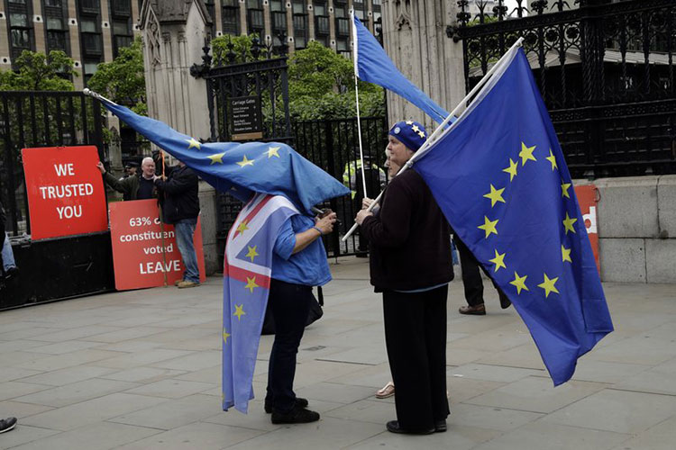 Jefe Tesoro lanza dura advertencia contra Brexit sin acuerdo