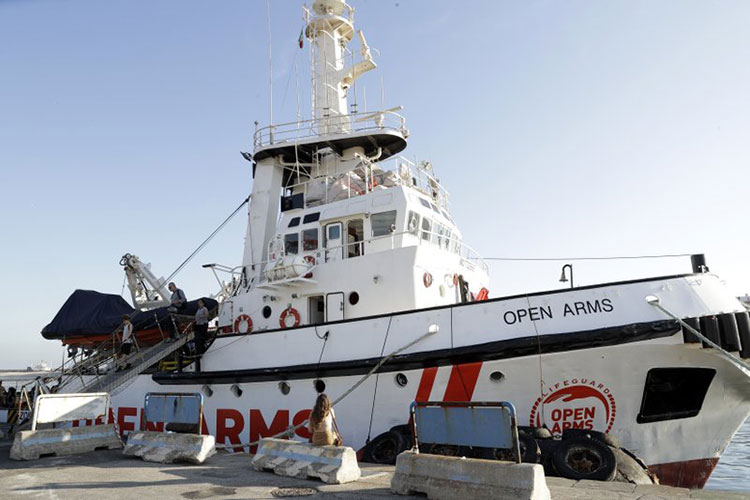 Agencias de ONU piden a Italia permitir entrada a migrantes