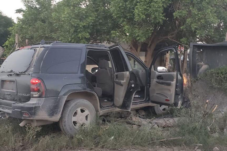Se enfrenta a Policías y termina estrellado