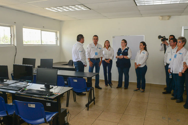 Entrega Rivas centro ‘Mujer Total’ en la Francisco Villa