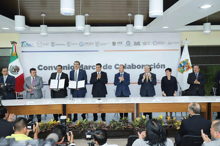 Firman en ‘privado’ convenio anticorrupción con la UAT