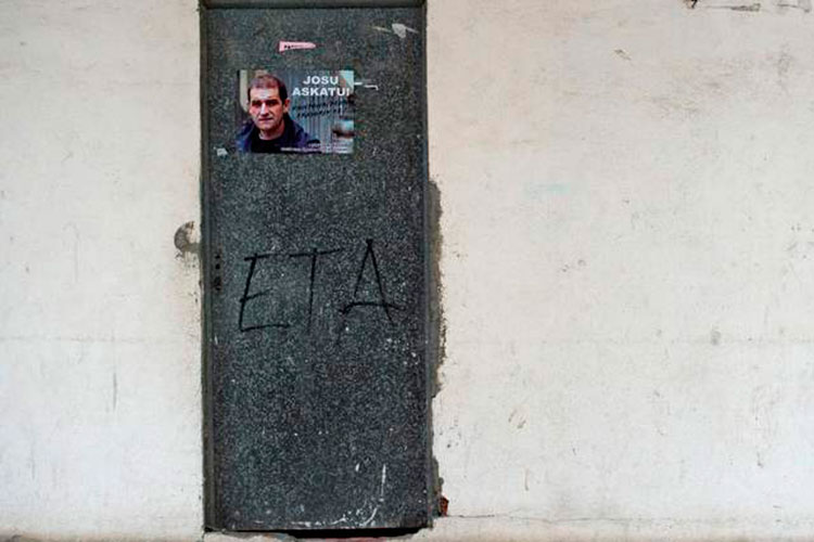 Excarcelan a ex jefe de ETA; esperará su juicio en Francia