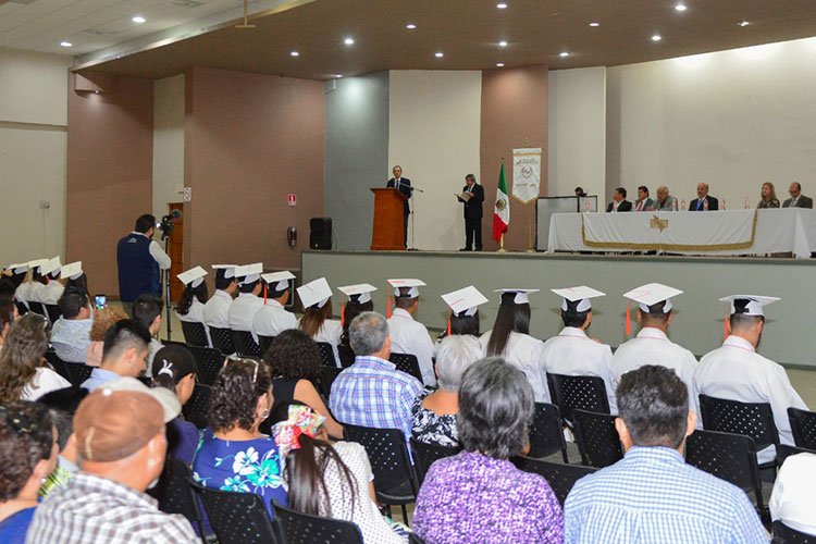 Gradúan 31 alumnos de la UMAN de la licenciatura de Médico Cirujano Partero