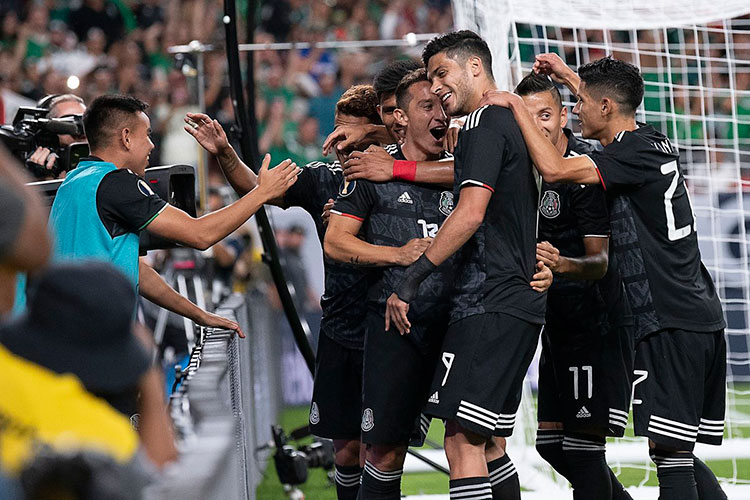 México vence 3-1 a Canadá y reclama su lugar en cuartos de final de la Copa Oro 2019