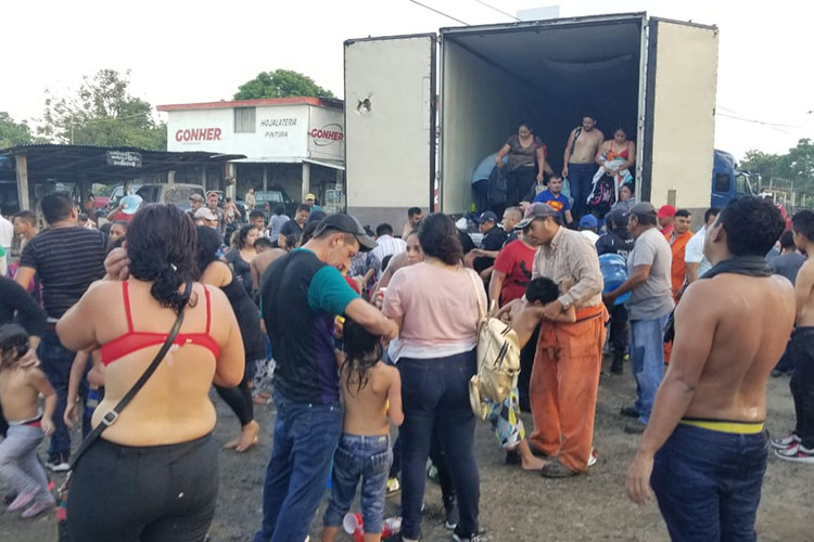Rescatan a 200 migrantes en Ozuluama, Veracruz