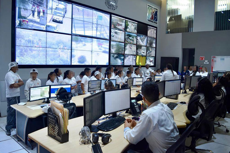 Alumnos de escuelas primarias rurales conocen el C4