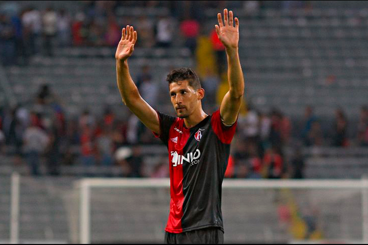 Omar González deja al Atlas y va al Toronto de la MLS